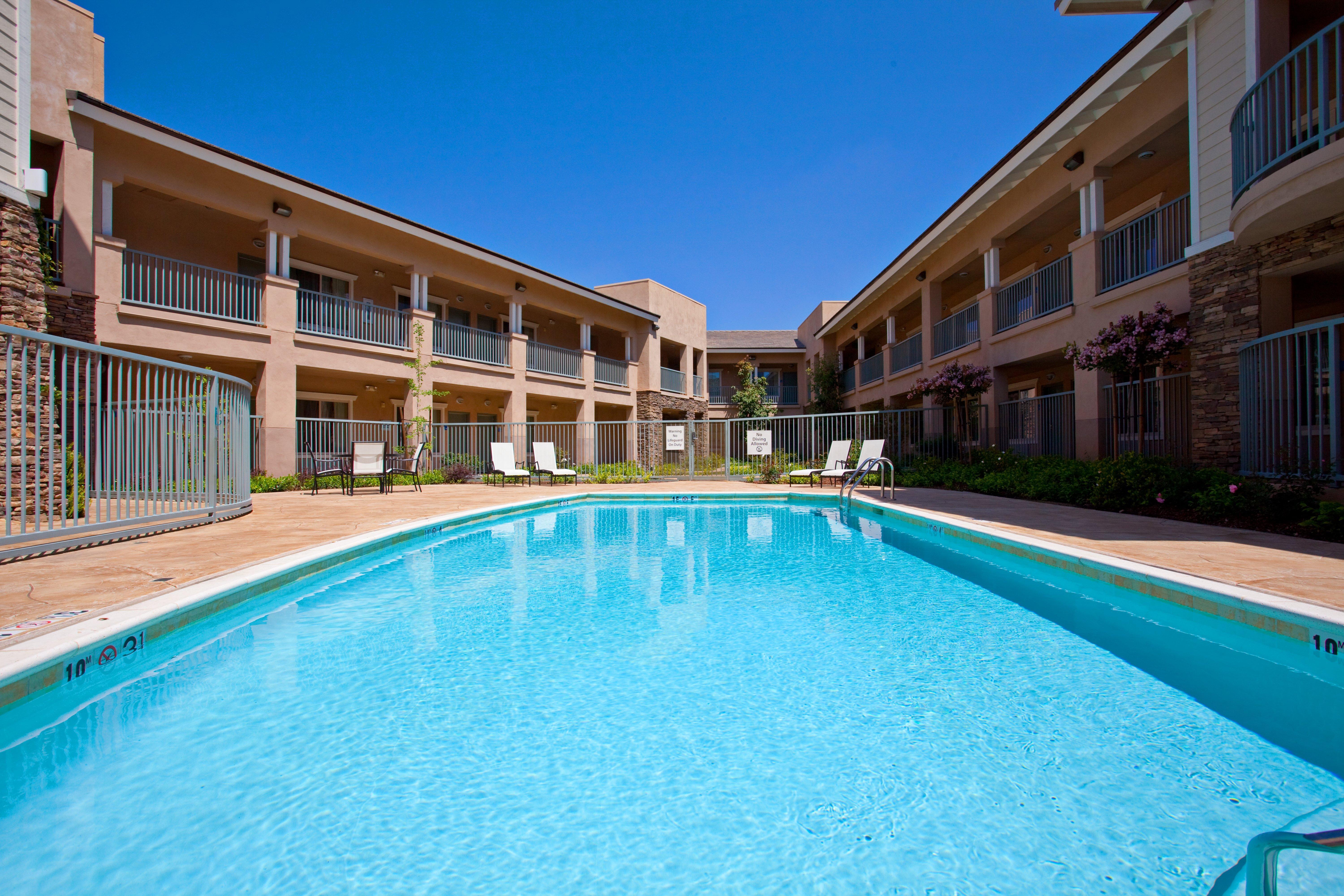 Holiday Inn Express Hotel & Suites San Dimas By Ihg Buitenkant foto